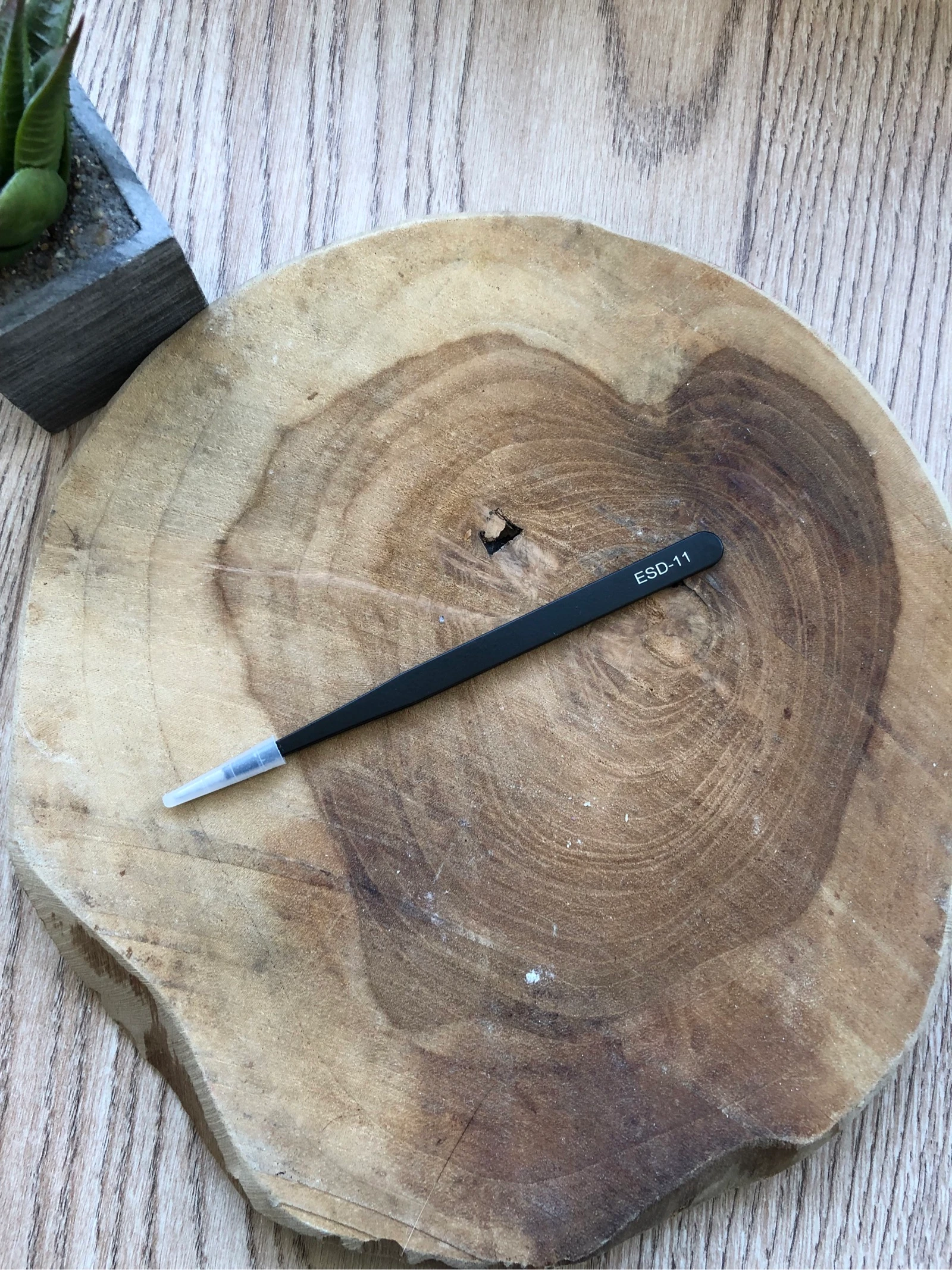 Pince métallique noir 